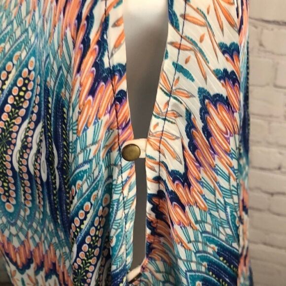 Halo multiprint cold shoulder top - Picture 4 of 6